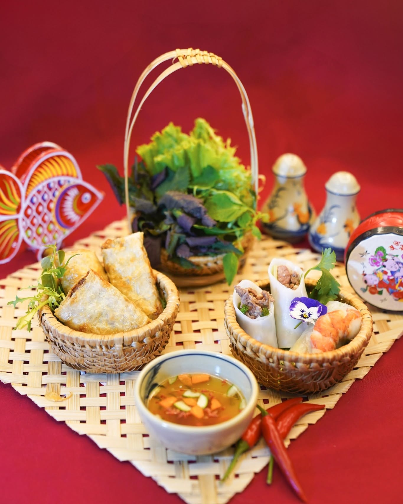 Nem cuốn ngon Hà Nội: nghệ thuật gói trọn vị giác
