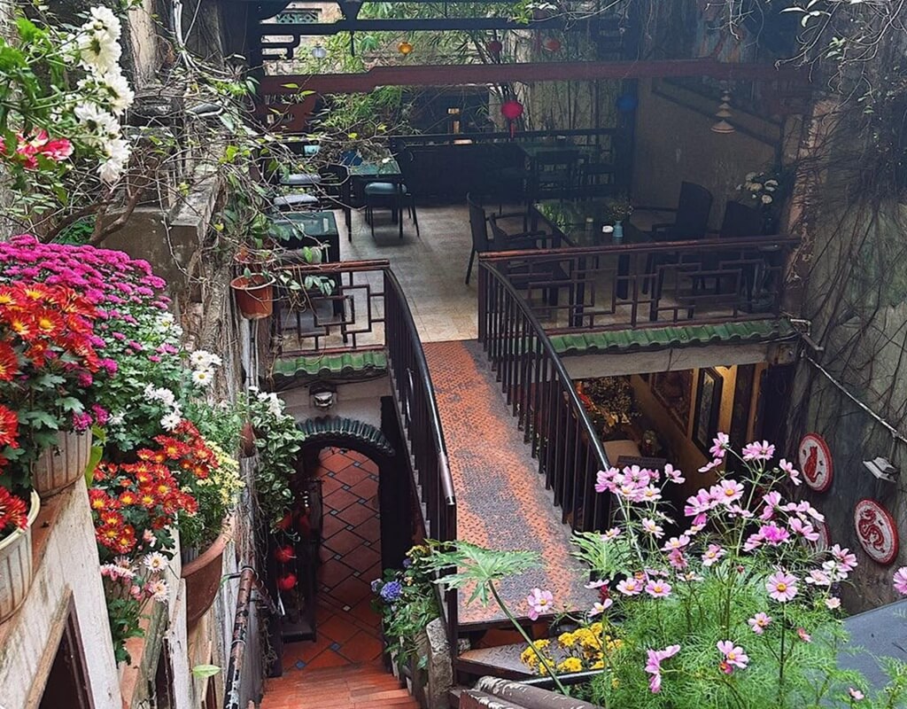 cafe-pho-co-hang-gai-view-dep.jpg