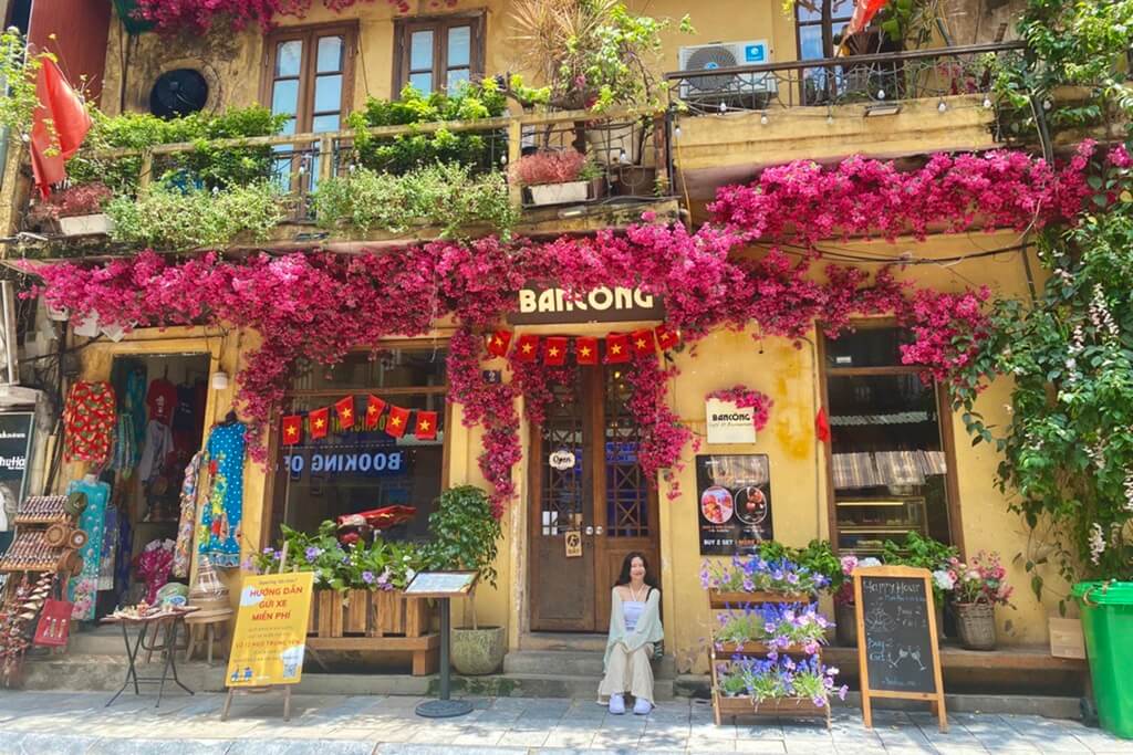 quan-cafe-ban-cong-view-dep.jpg